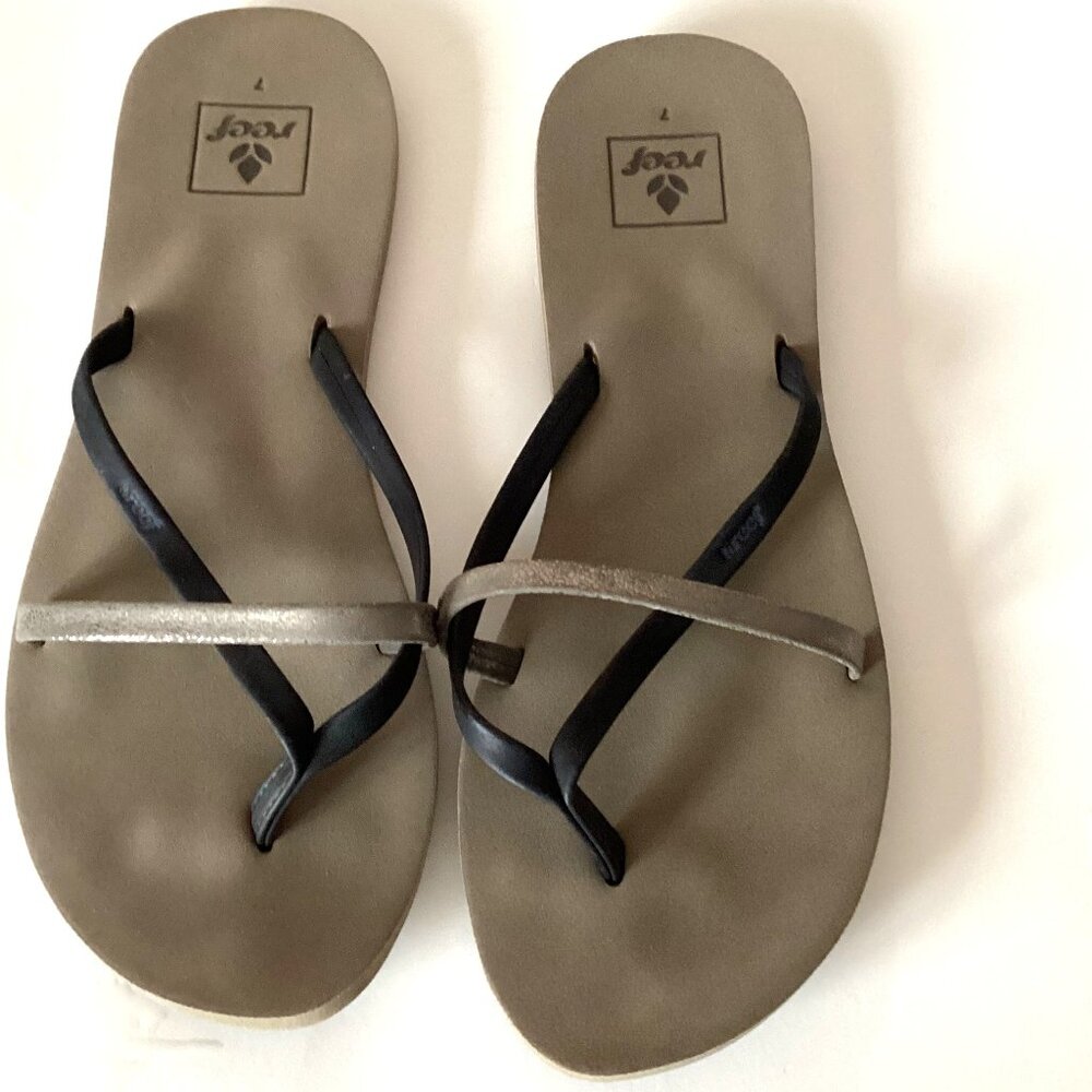 Reef Women's Thong Sandals Fashion Flip Flops Vegan Leather Size 7